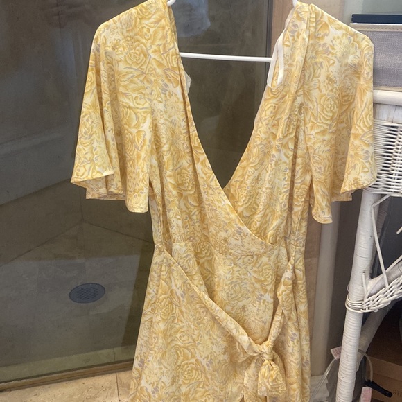 Hello Molly Yellow Romper - Picture 2 of 2